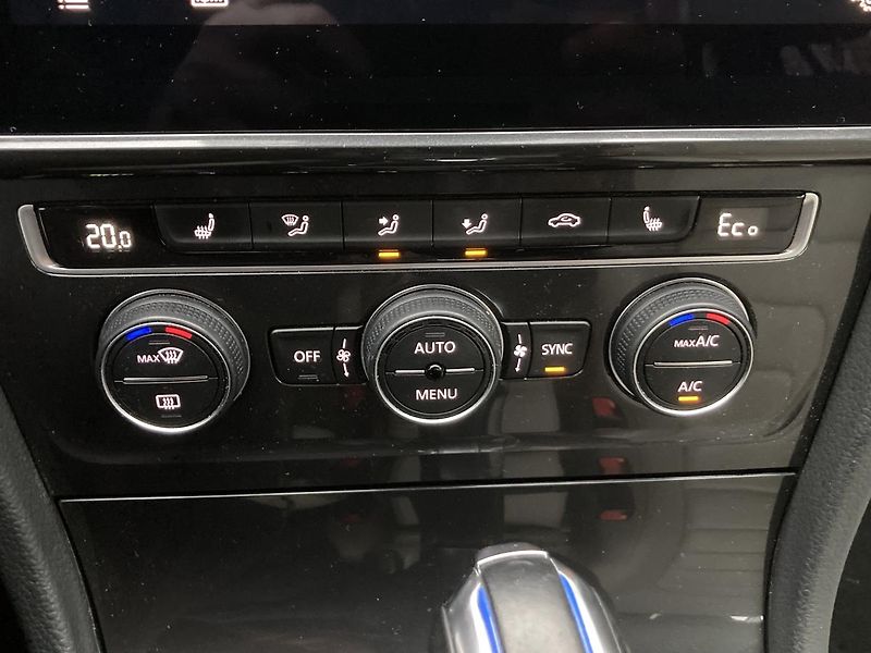 Volkswagen e-Golf (2019) MATRIX NAV DYNAUDIO WINTERPAKE - fotka 29 z 45
