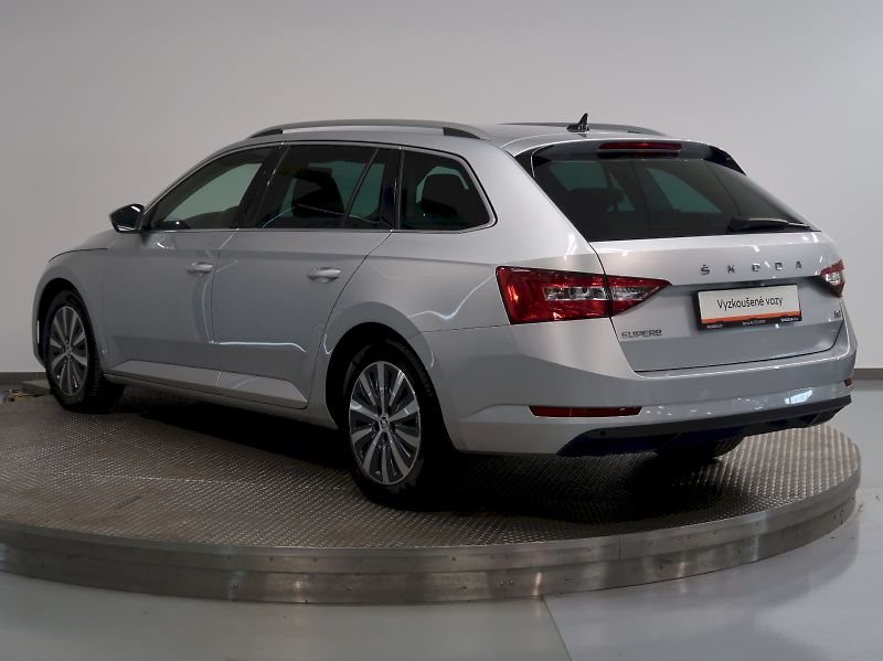 Škoda Superb (2022) iV STYLE 1.4TSI 160KW DSG - fotka 7 z 44