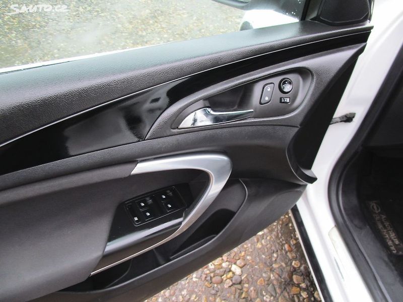 Opel Insignia 2,0D-120KW-NOVÁ STK+OLEJ - fotka 20 z 27