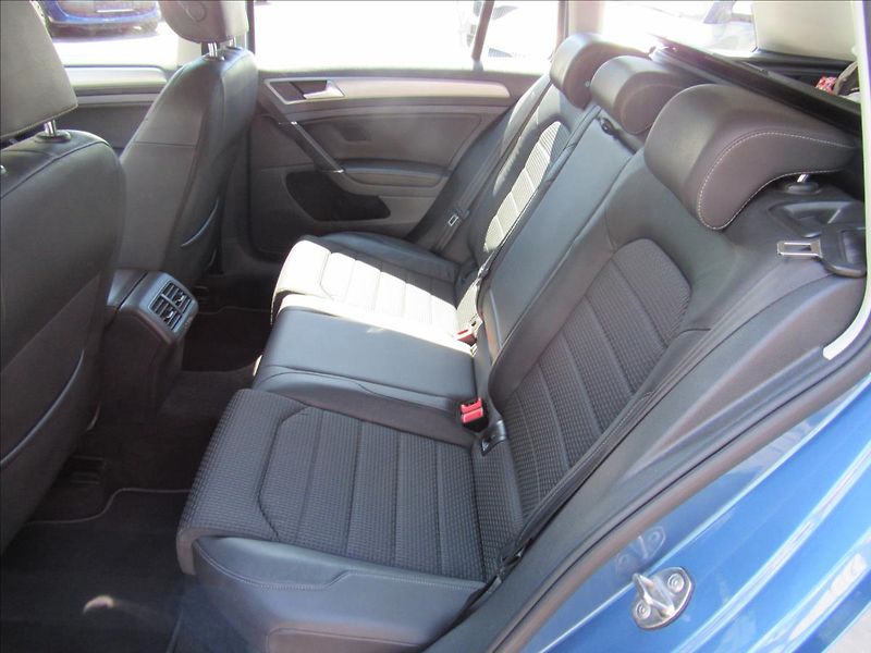 Volkswagen Golf 1,4 TSi 90kW Comfortline - fotka 10 z 34