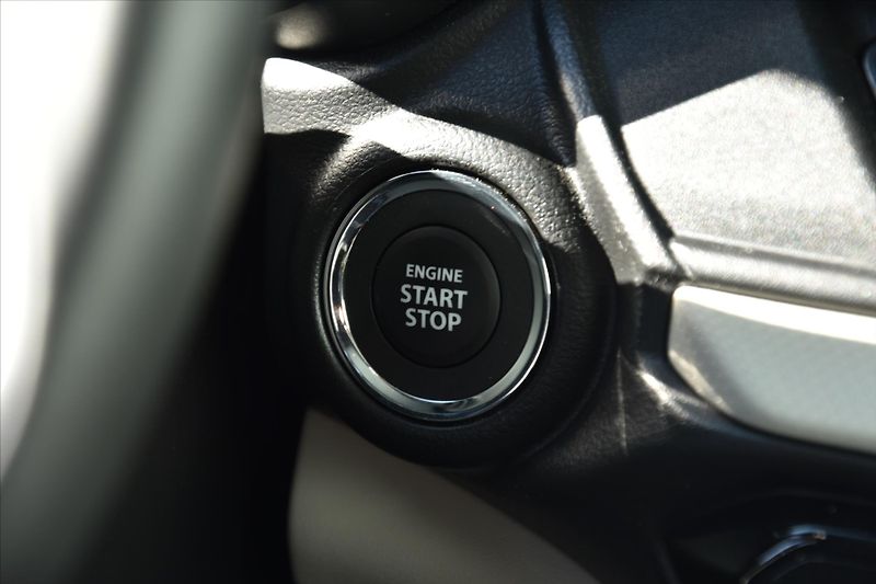 Suzuki Swift 1.2 PREMIUM HYBRID ZÁRUKA 2/30 - fotka 18 z 27