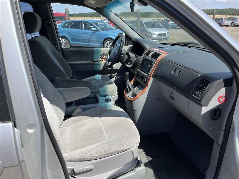 Kia Carnival 2,9 CRDi 6.MÍST STK 5/2028 - fotka 10 z 31