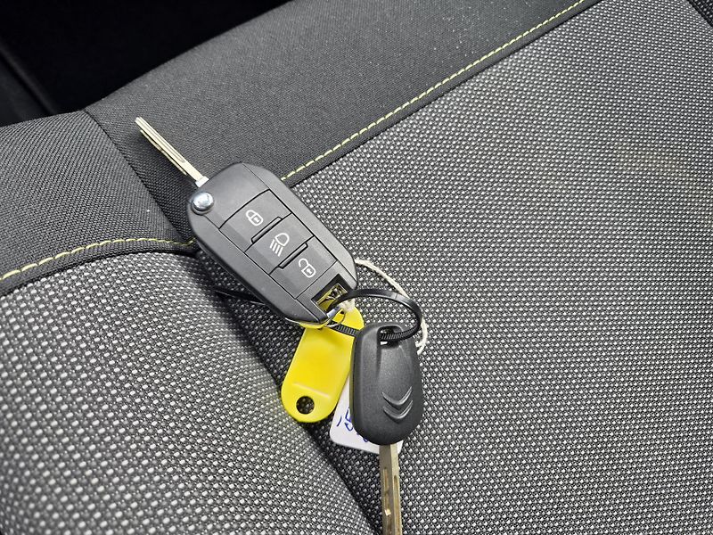 Citroën C3 1,2 PureTech S&S Shine - fotka 9 z 11