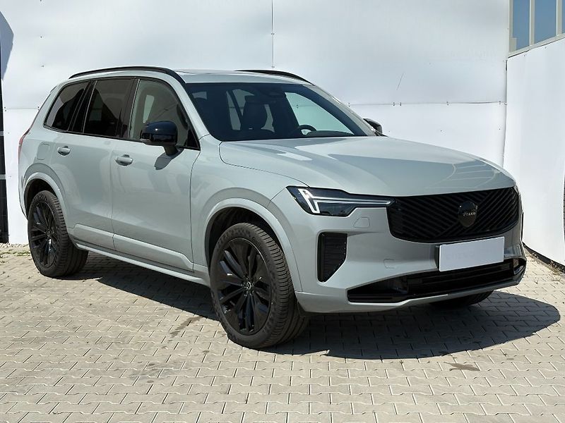 Volvo XC90 Plus Black Edition T8 AWD 335k - fotka 3 z 27