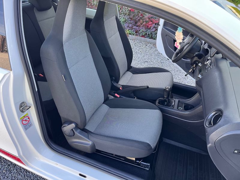 Škoda Citigo (2012) 1.0 i Velmi pěkný+zimaky - fotka 12 z 24