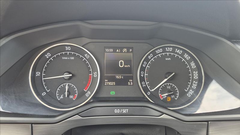 Škoda Superb 2,0 TDi 140 KW DSG STYLE ČR - fotka 14 z 25