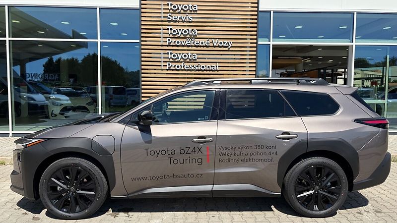 Toyota bZ4X Touring Executive 74kWh AWD - fotka 3 z 19