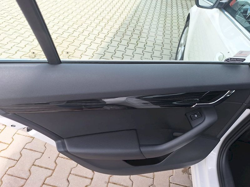 Škoda Octavia (2018) 1.6 TDI / 85 kW / 5MP / Style - fotka 28 z 30