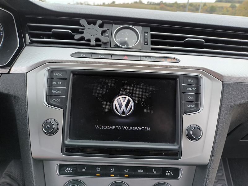 Volkswagen Passat 2,0 TDI,110KW,RADAR,LED, - fotka 30 z 47