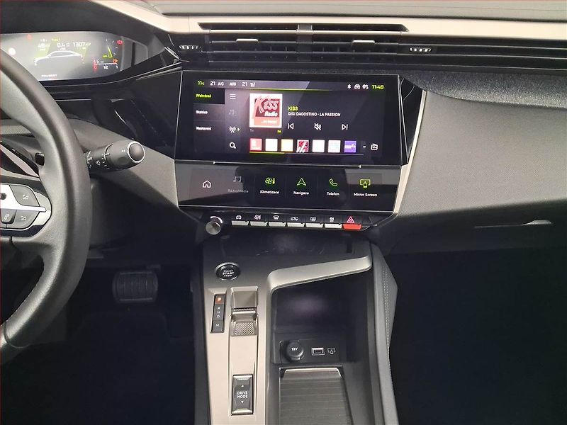 Peugeot 408 (2024) 1.2 PureTech - fotka 12 z 21
