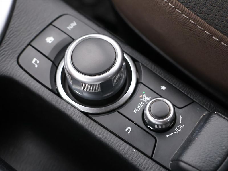 Mazda 2 1,5 Skyactiv-G 66kW REVOLUTION - fotka 16 z 24