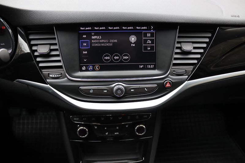 Opel Astra SPORTS TOURER+ 1.2 81kW - fotka 29 z 50