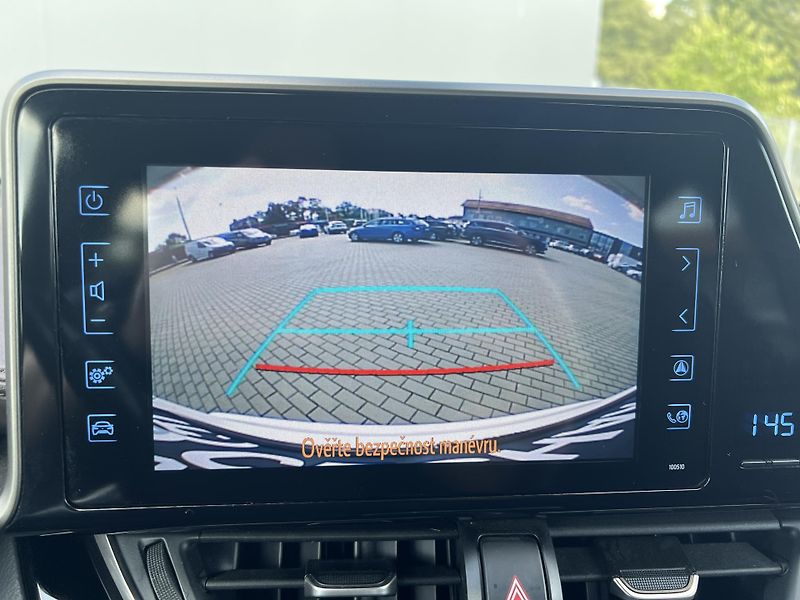 Toyota C-HR (2018) 1.8 VVT-i E-CVT - fotka 32 z 39
