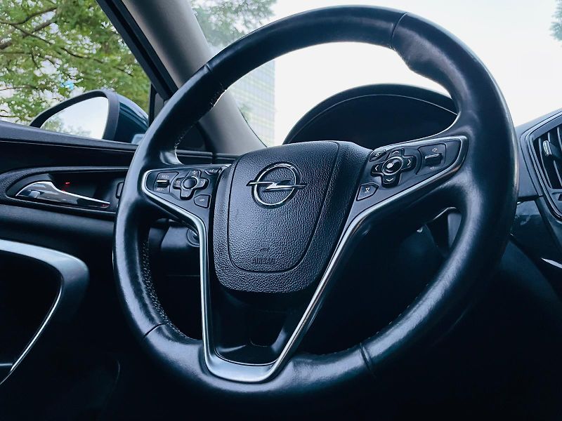 Opel Insignia 2.0CDTi MANUÁL KAMERA SERVISKA - fotka 23 z 46