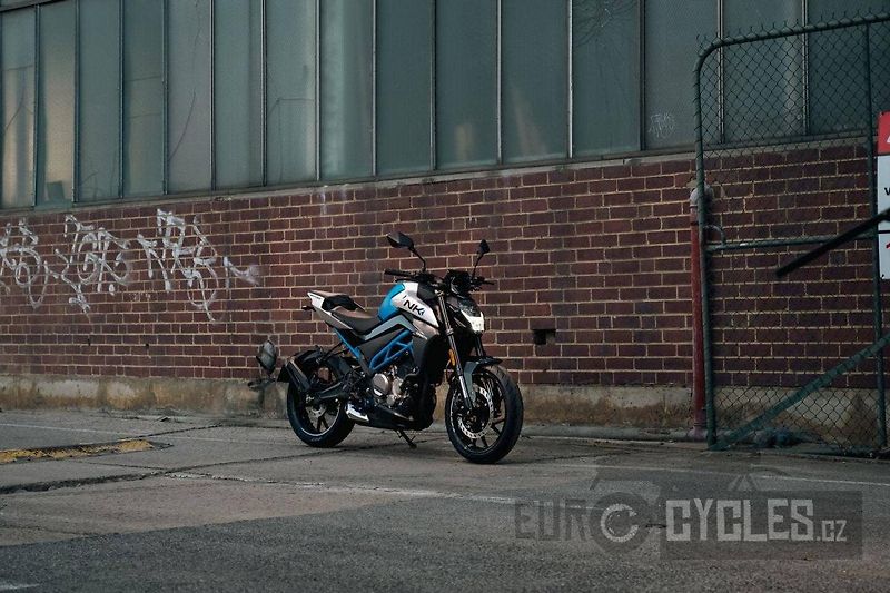 CFMOTO 300 NK (2026) - fotka 15 z 15