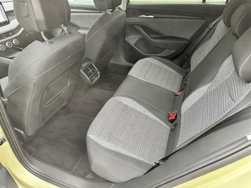 Škoda Superb (2024) iV 1.5 TSI 110kW ACT Selection - fotka 22 z 28