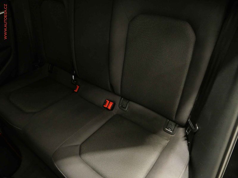 Audi A3 (2014) 2.0TDi, LED, navi, park.asist - fotka 10 z 23