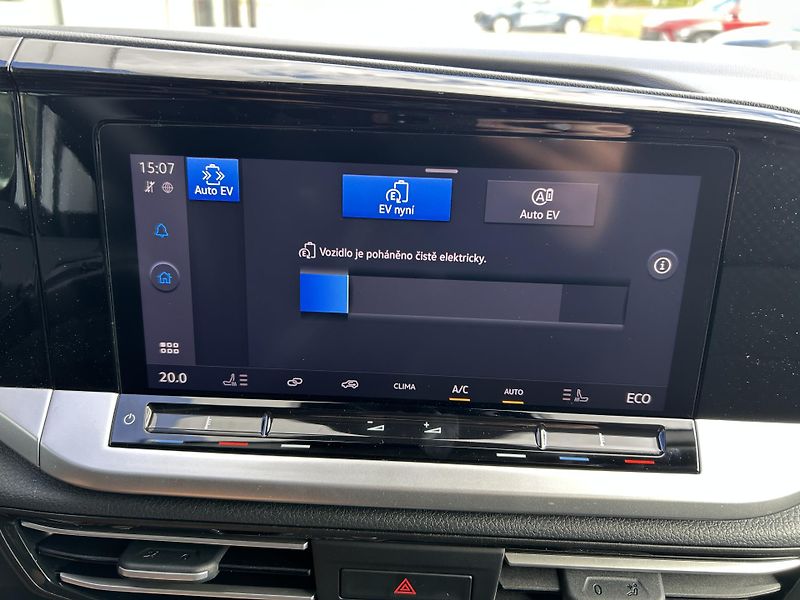Ford Tourneo Connect 1.5 Ecoboost 110kW AT Titanium - fotka 33 z 40