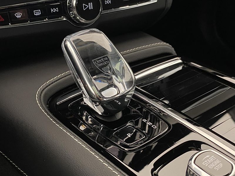 Volvo V90 T8 AWD RECHARGE DARK ULTRA - fotka 28 z 65