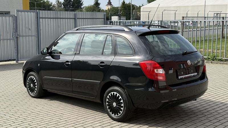 Škoda Fabia (2010) 1.4 16V*63kW*STYLE-EDITION*TOP - fotka 2 z 24