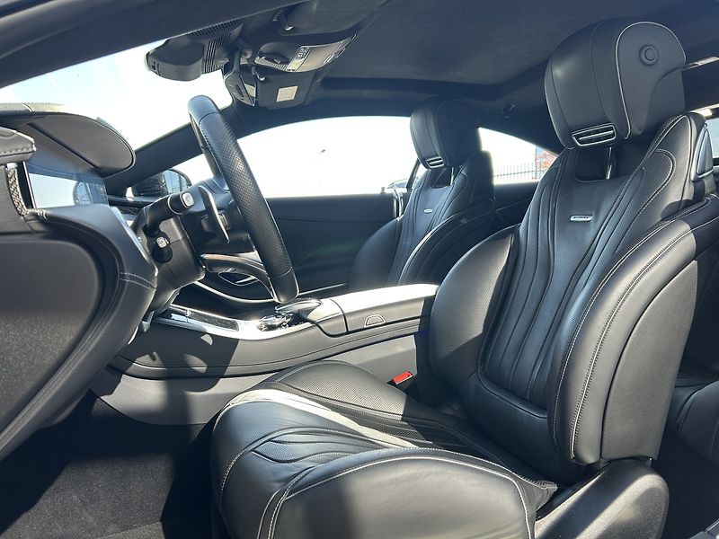 Mercedes-Benz Třídy S S 63 AMG 4MATIC+ Coupe - fotka 12 z 35