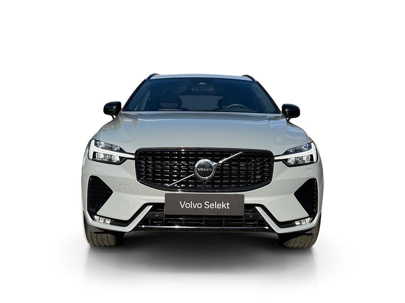 Volvo XC60 B5 AWD /1. maj / výhřev + kola - fotka 9 z 40