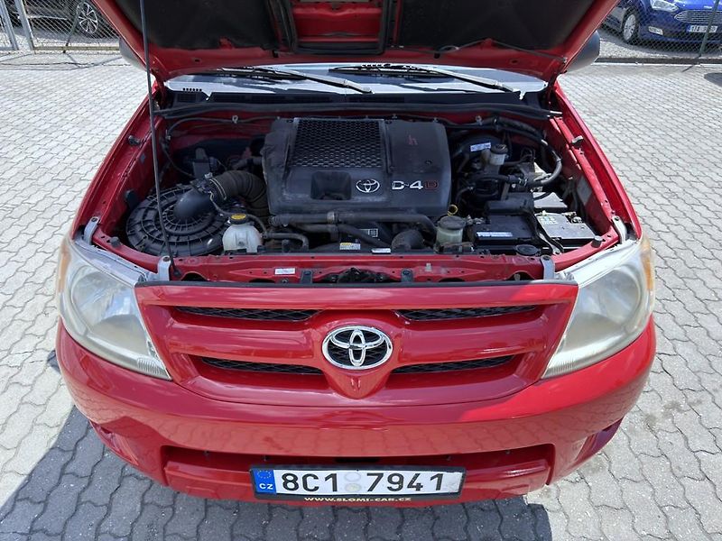 Toyota Hilux 2.5 D-4D 4x4 - fotka 12 z 14