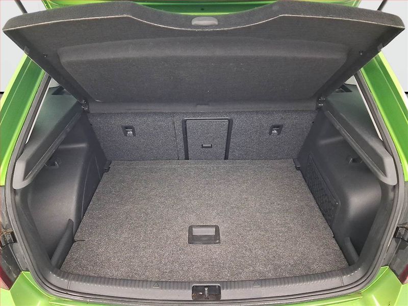 Škoda Rapid (2014) Spaceback 1.6 TDI, Serv.kniha - fotka 14 z 19
