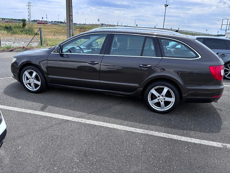 Škoda Superb (2010) - fotka 3 z 9