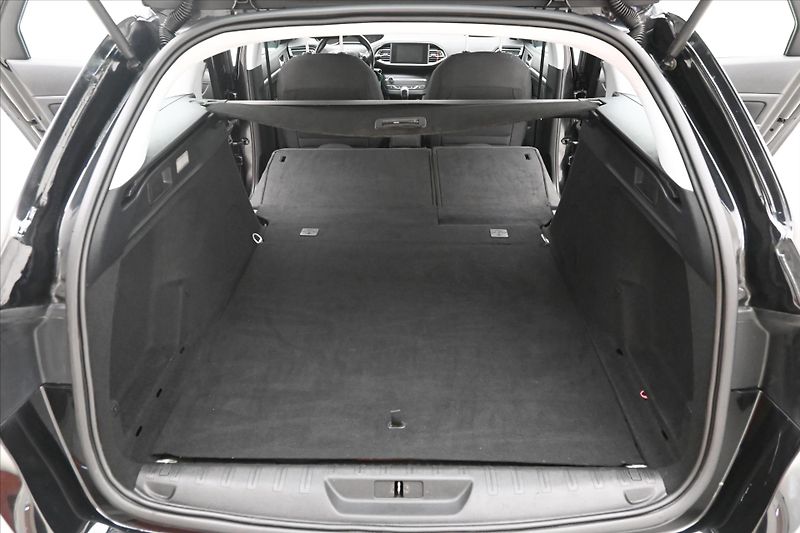 Peugeot 308 1,6 BlueHDi 73kW tažné Záruka - fotka 11 z 29