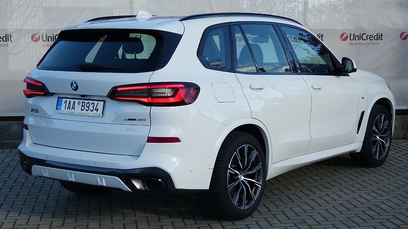 BMW X5 xDrive 40i M Sport - fotka 3 z 21