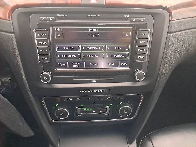 Škoda Superb (2010) 2.0 TDI, Navi, Tempomat - fotka 12 z 17