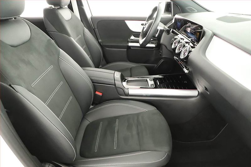 Mercedes-Benz GLA (2026) 220 4MATIC, AMG LINE - fotka 7 z 21