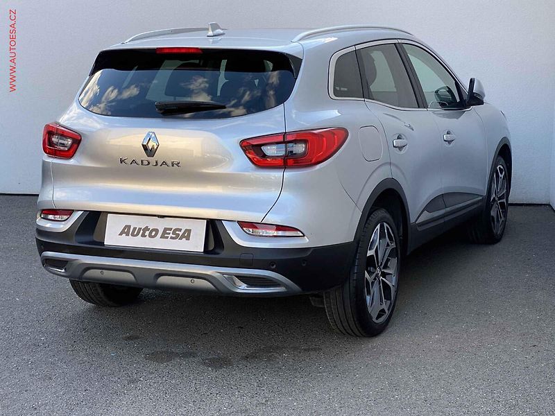Renault Kadjar (2022) 1.3 TCe, Techno, AT, LED - fotka 4 z 16