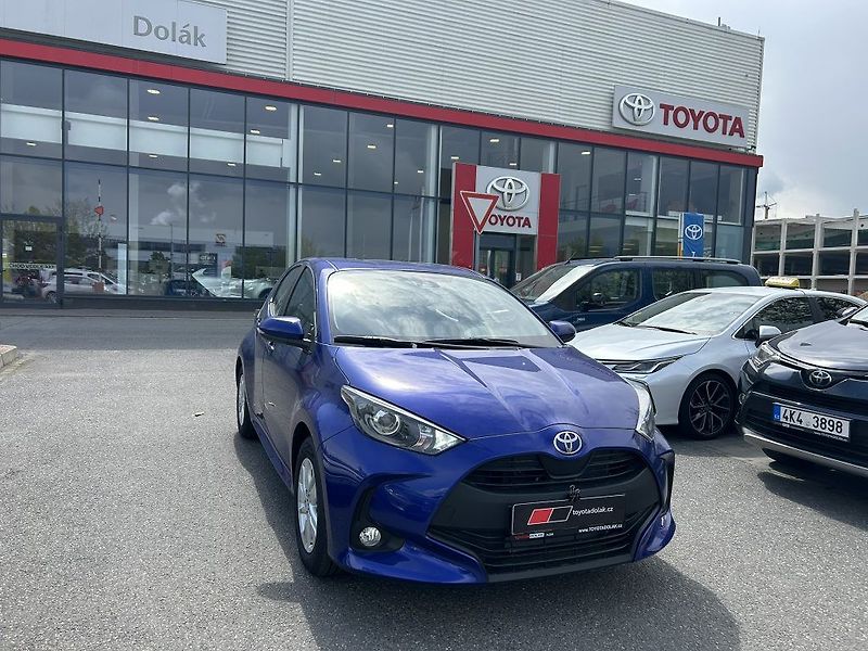 Toyota Yaris 1.5 Hybrid ODBĚR ihned - fotka 2 z 27