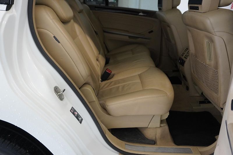 Mercedes-Benz GL 420 CDI 225kW,7MÍST,TOP VÝBAVA - fotka 28 z 32
