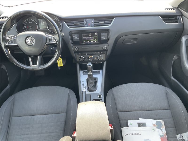 Škoda Octavia 2,0 TDi 135kw DSG 4x4 Klimatr. - fotka 11 z 34