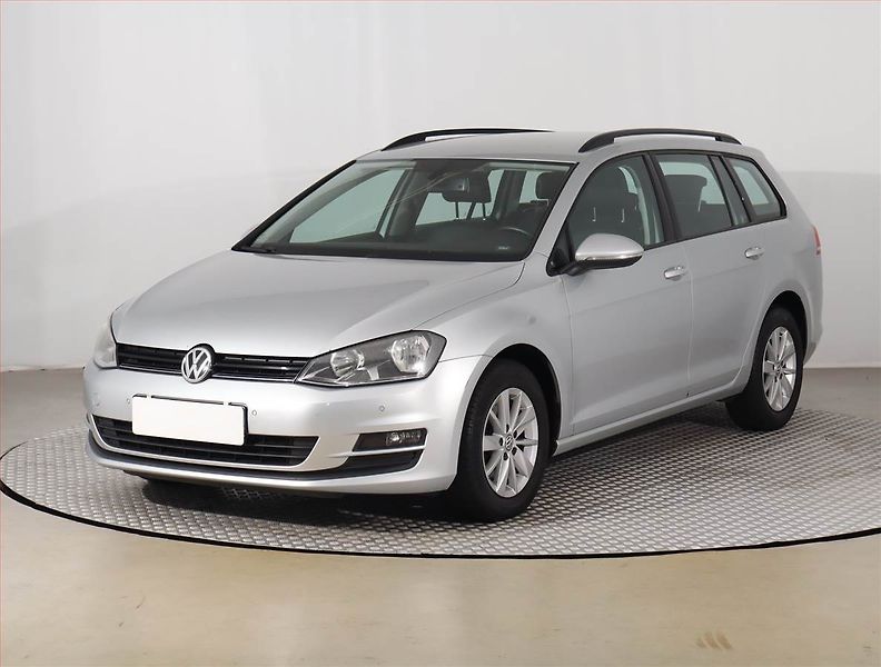 Volkswagen Golf (2015) 1.6 TDI, Serv.kniha, Tempomat - fotka 2 z 20