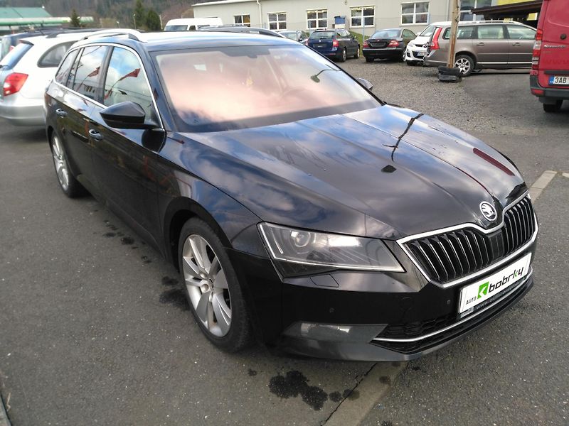 Škoda Superb 2,0 TDI 4x4 /140 kW/ - fotka 2 z 40