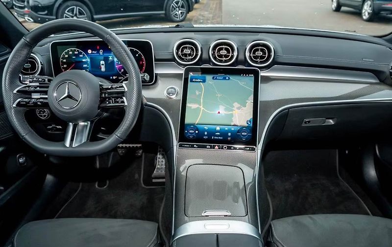 Mercedes-Benz Třídy C 220d AMG LED Distro Ambient - fotka 6 z 12