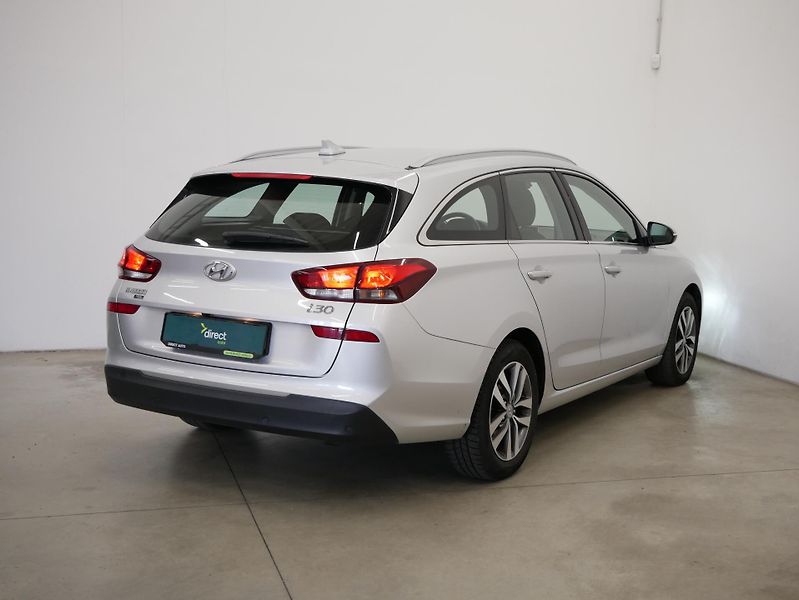 Hyundai i30 - fotka 2 z 28