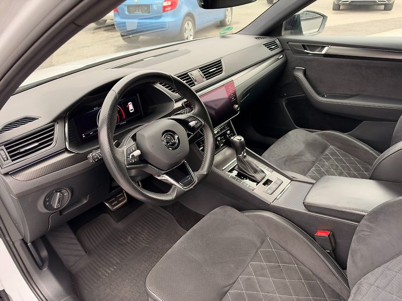 Škoda Superb (2021) Sportline 2.0 TSI 4x4 DSG - fotka 11 z 39