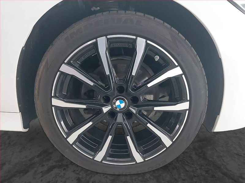 BMW Řada 3 (2022) 320 d xDrive - fotka 15 z 20