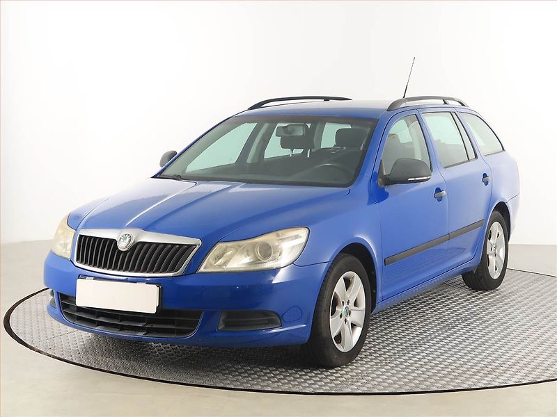 Škoda Octavia (2009) 1.6, Automat, Navi, Tempomat - fotka 2 z 17