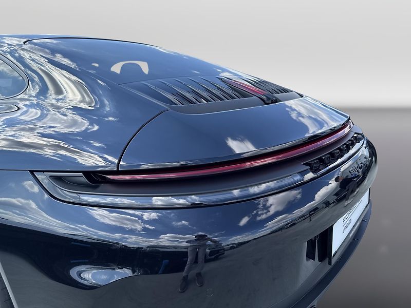 Porsche 911 Carrera - fotka 24 z 28