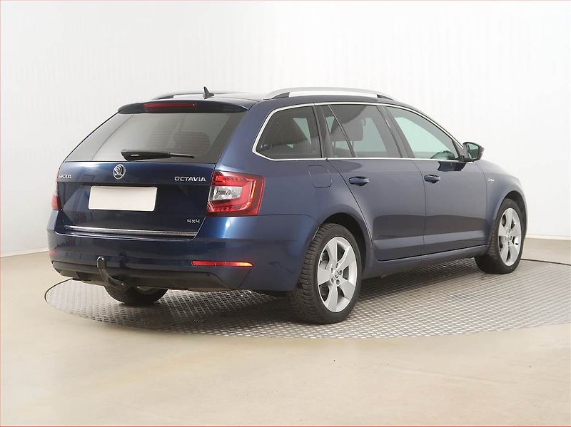 Škoda Octavia (2017) Laurin&Klement 2.0 TDI, 4X4 - fotka 5 z 18