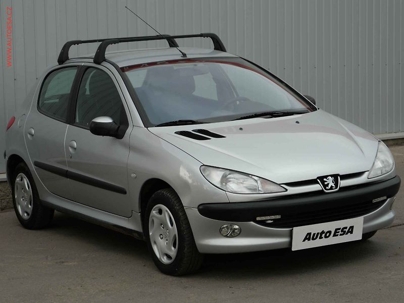 Peugeot 206 (2003) 1.4HDi, 2.maj,ČR, AC, tažné - fotografie inzerátu