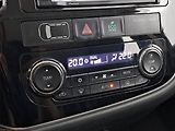 Mitsubishi Outlander (2014) 2.2 DI-D, 4X4, Automat - náhled 17