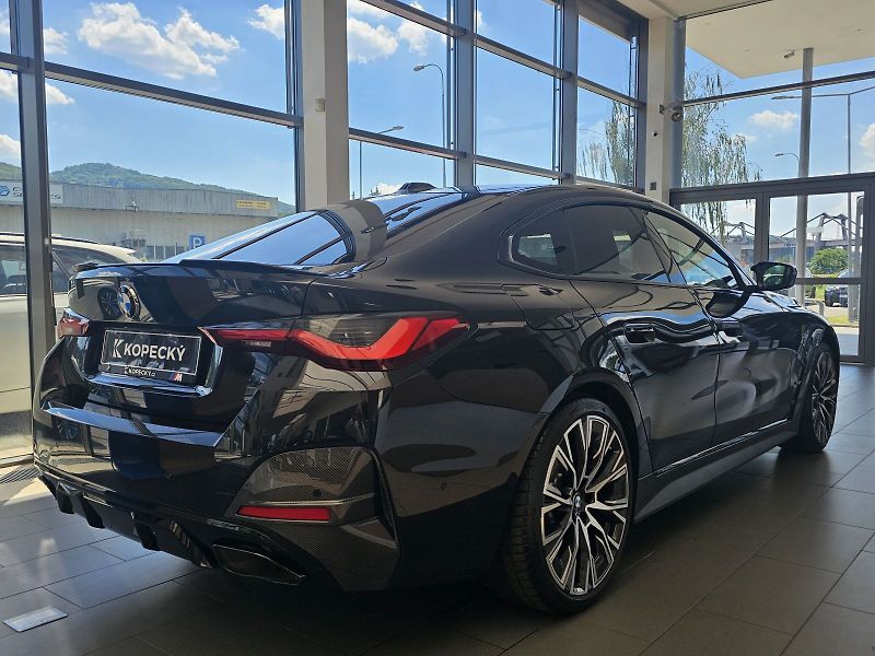 BMW Řada 4 M440i xDrive - fotka 9 z 36