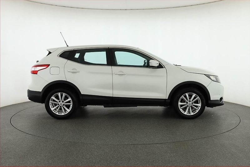 Nissan Qashqai (2014) 1.2 DIG-T, Serv.kniha, Navi - fotka 6 z 16